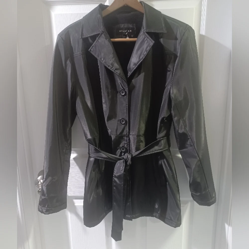 Braetan Black Sleek Trench Coat - Picture 1 of 8